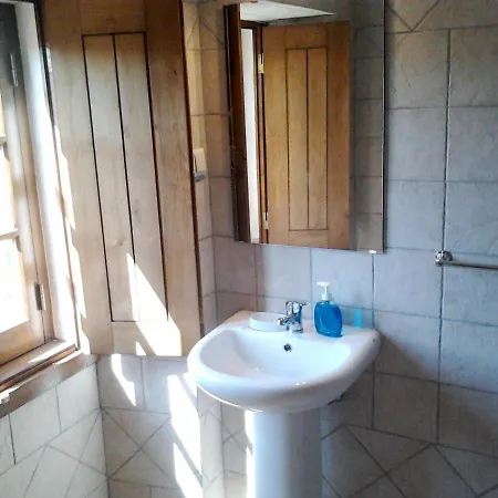 Charming House In With Mountain View בית נופש