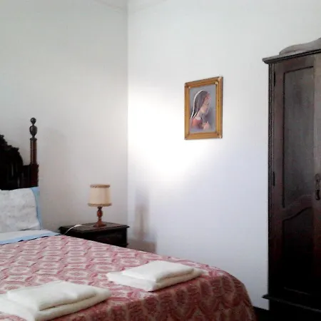 בית נופש Charming House In With Mountain View אלקובאקה