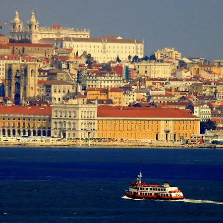 Сasa de vacaciones Charming House In With Mountain View *