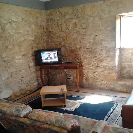בית נופש Charming House In With Mountain View אלקובאקה