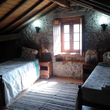 בית נופש Charming House In With Mountain View אלקובאקה